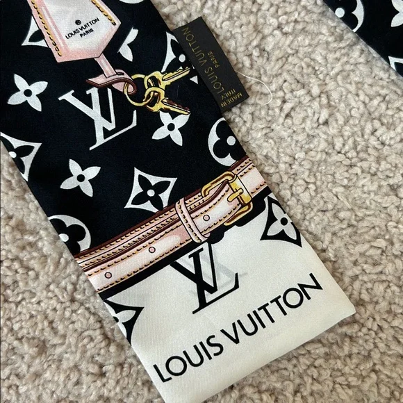 100% silk fashion scarf - Picture 3 of 10